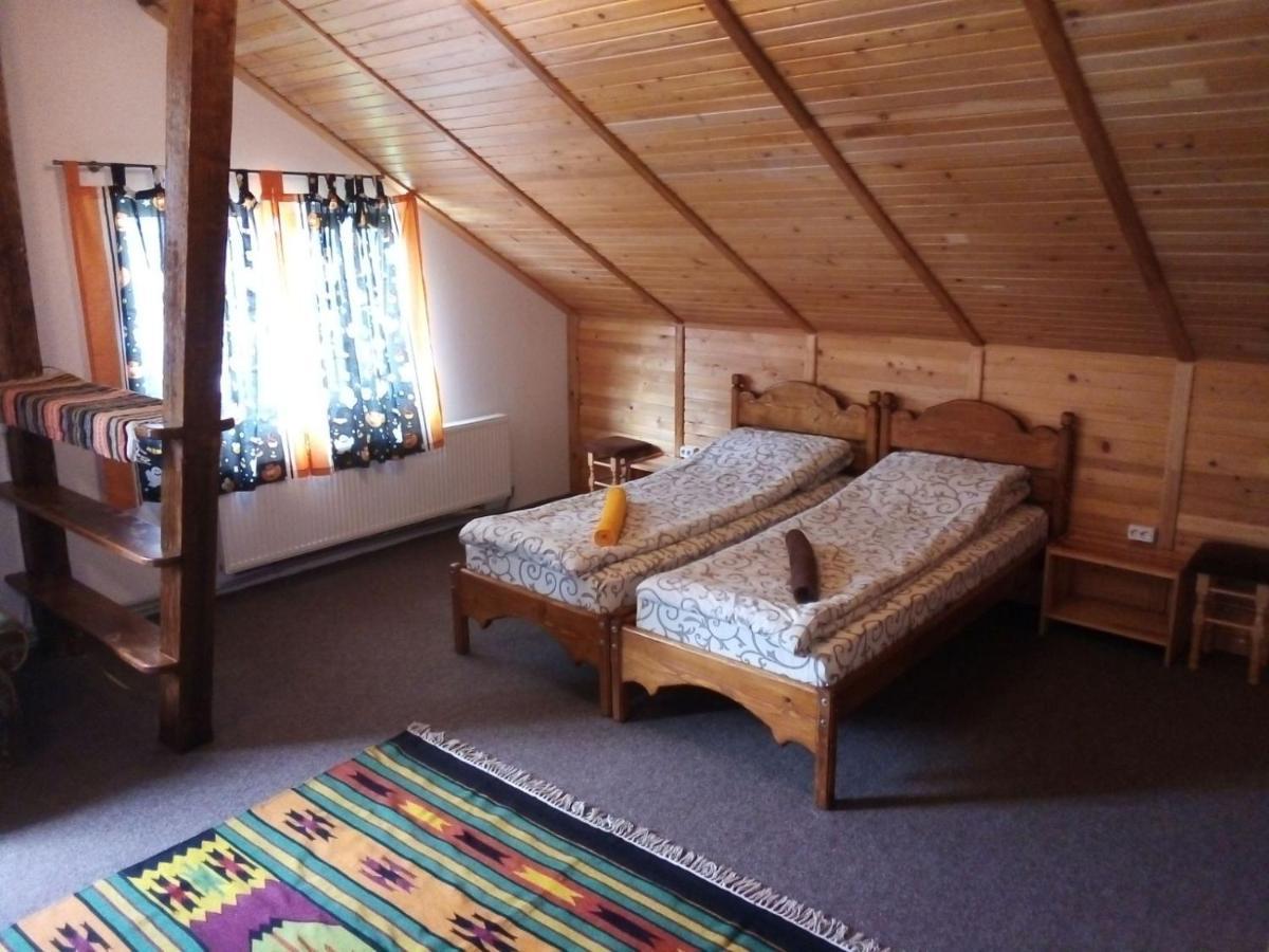 Guest House Mansarda Yaremtche Extérieur photo