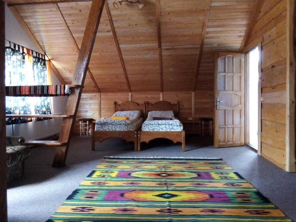 Guest House Mansarda Yaremtche Extérieur photo