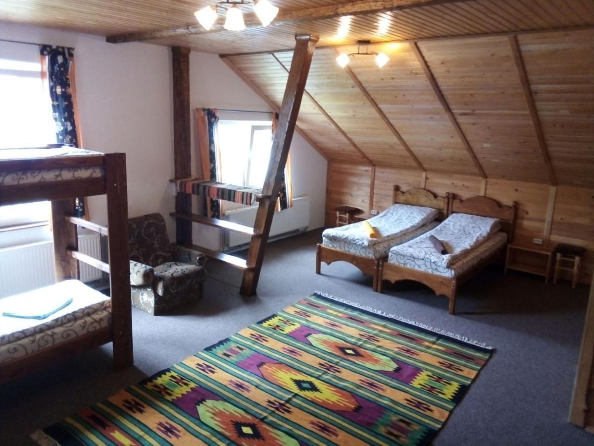 Guest House Mansarda Yaremtche Extérieur photo