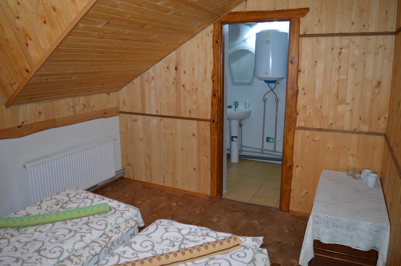 Guest House Mansarda Yaremtche Extérieur photo