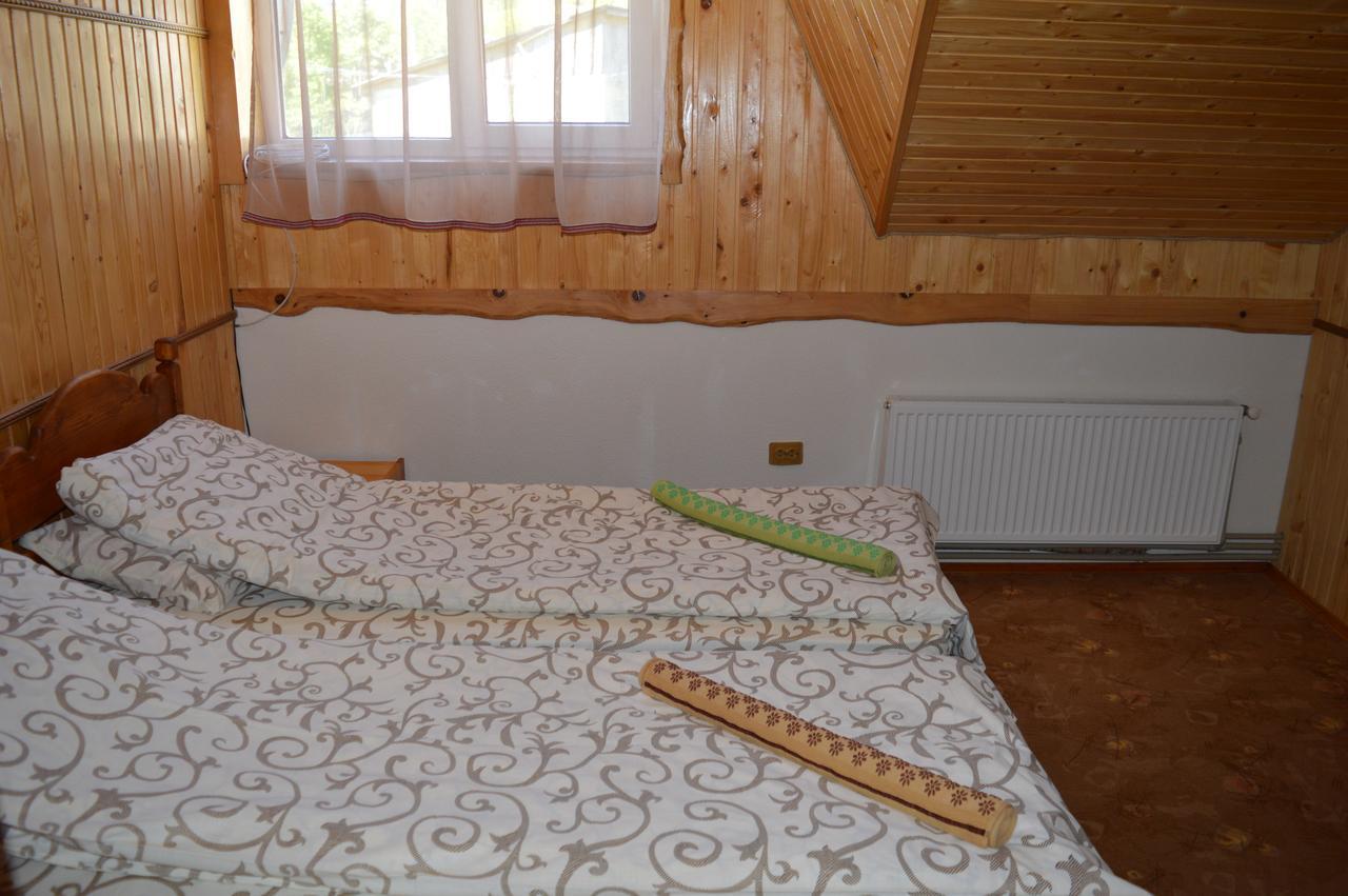 Guest House Mansarda Yaremtche Extérieur photo