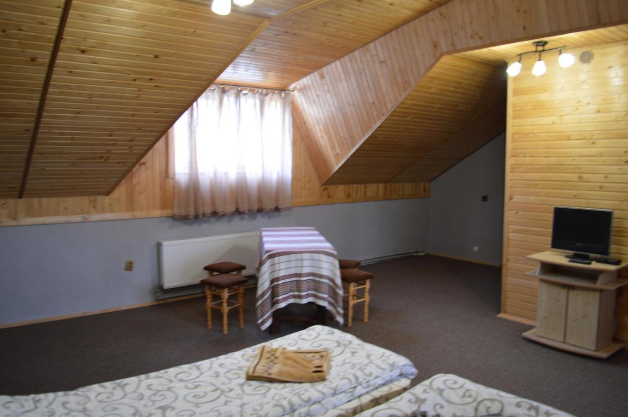 Guest House Mansarda Yaremtche Extérieur photo