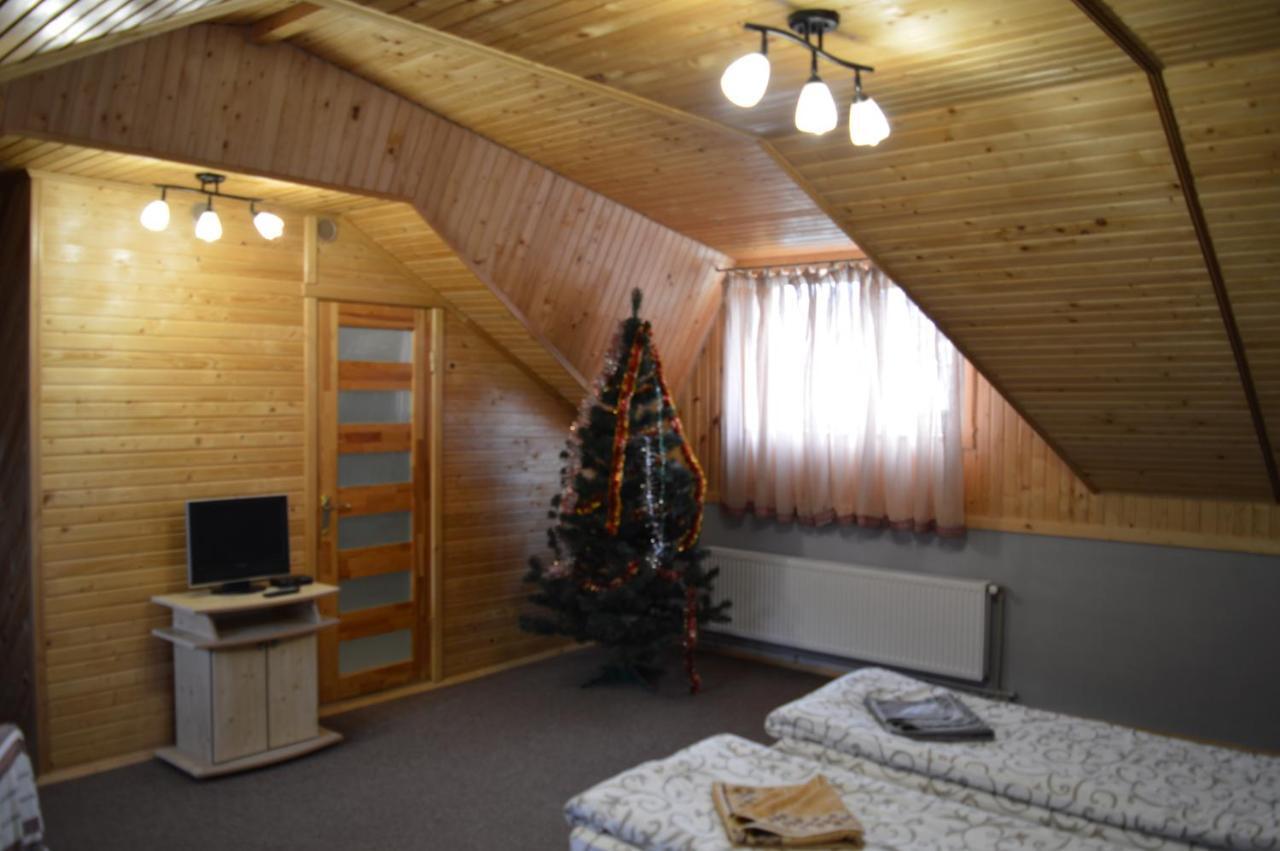 Guest House Mansarda Yaremtche Extérieur photo