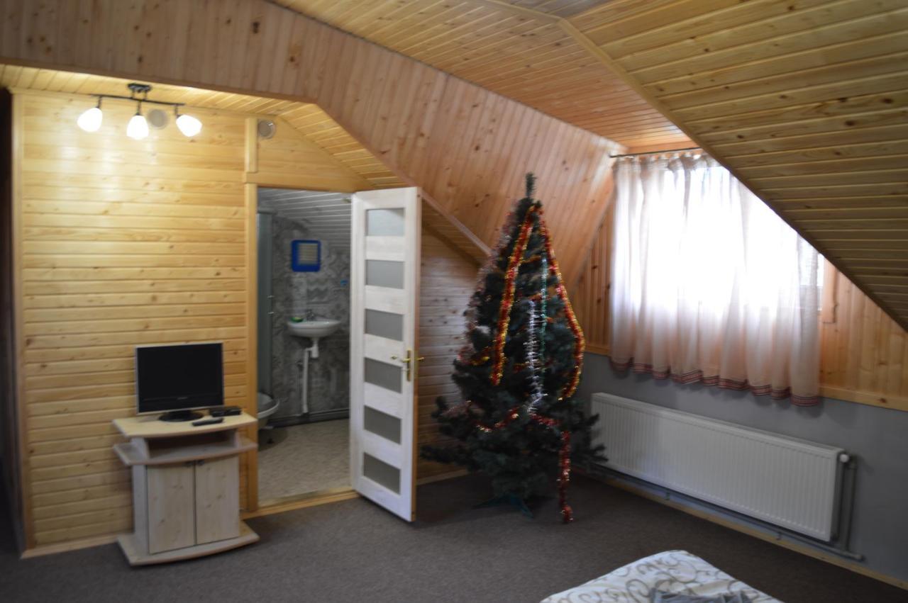 Guest House Mansarda Yaremtche Extérieur photo