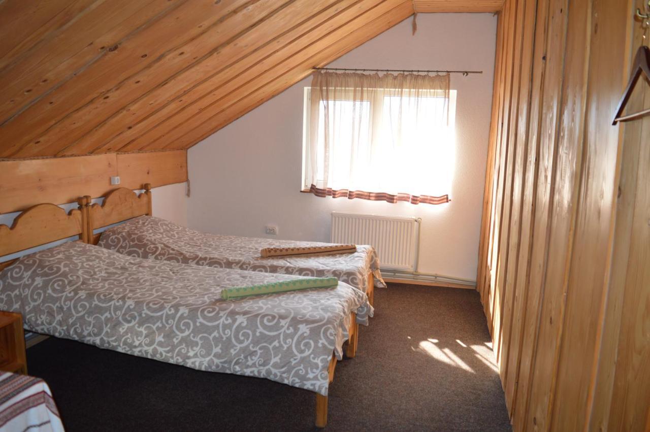 Guest House Mansarda Yaremtche Extérieur photo