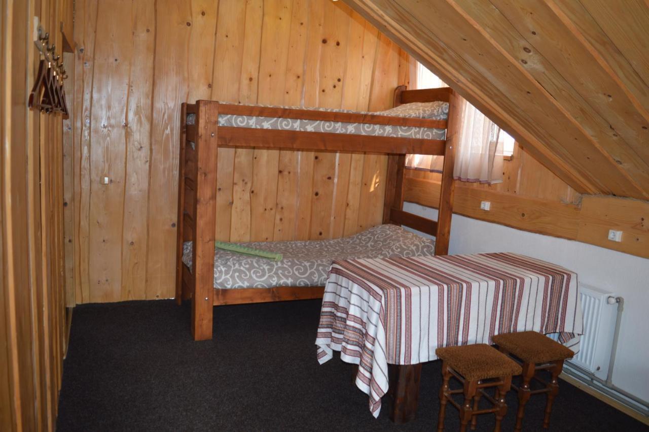 Guest House Mansarda Yaremtche Extérieur photo